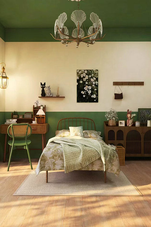 The Wizard of Oz-like bedroom Creates a Fresh and Dreamy Resting Space.