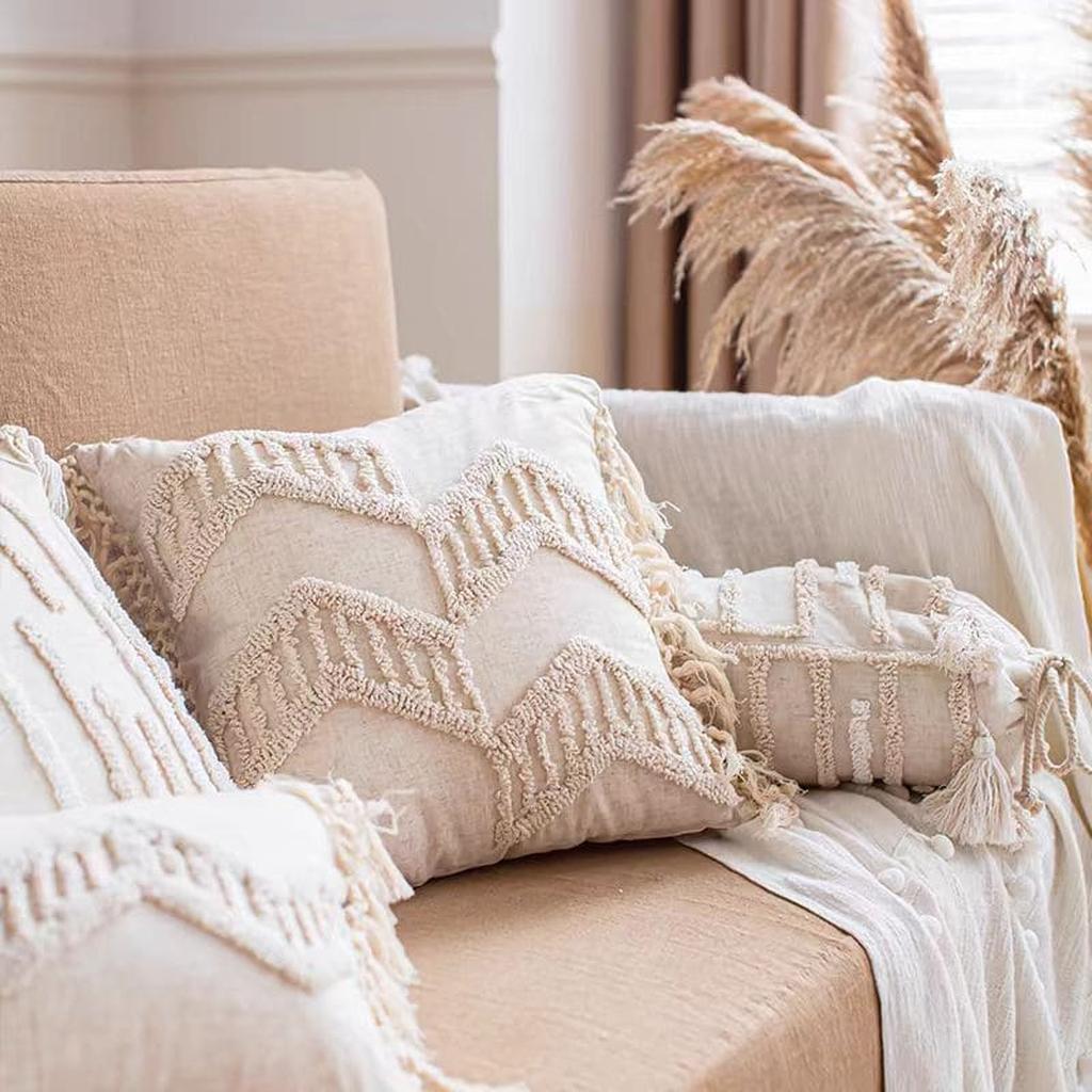 Cojín decorativo bohemio de algodón con mechones.