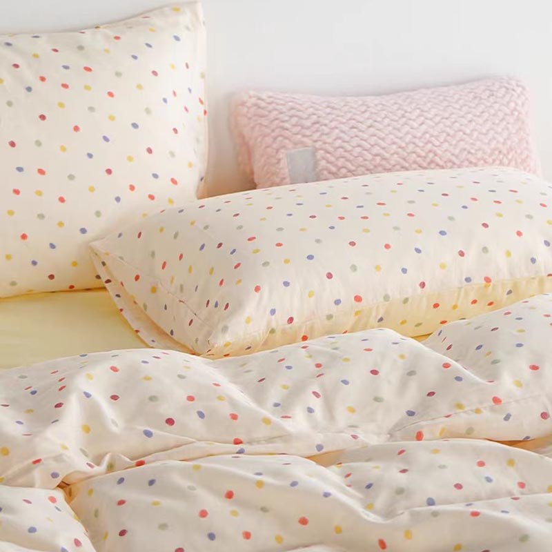 Cheerful Polka Dot Bedding Set