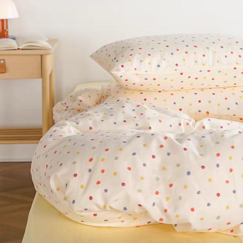 Cheerful Polka Dot Bedding Set.