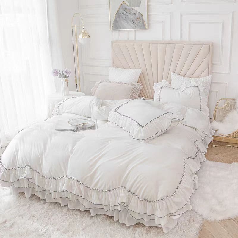 Classic Contrast Ruffle Bedding Set