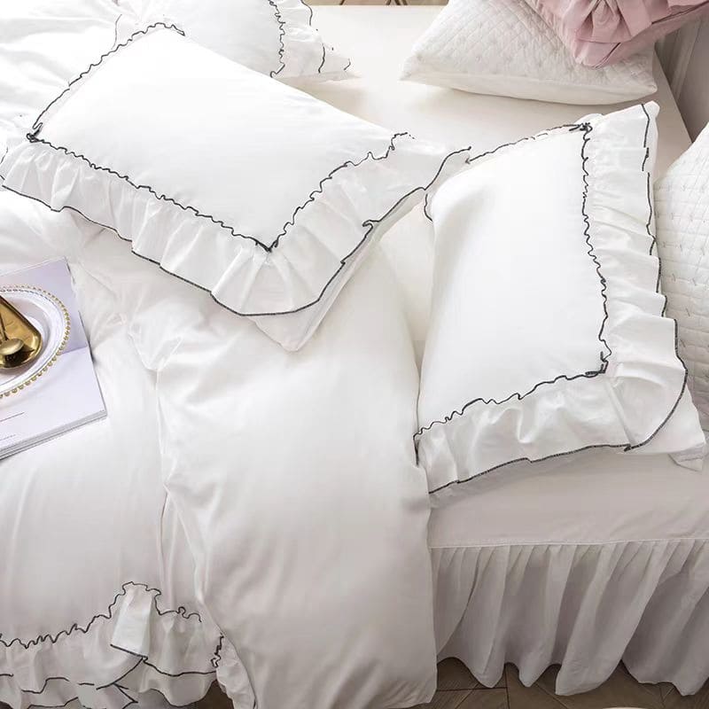 Classic Contrast Ruffle Bedding Set