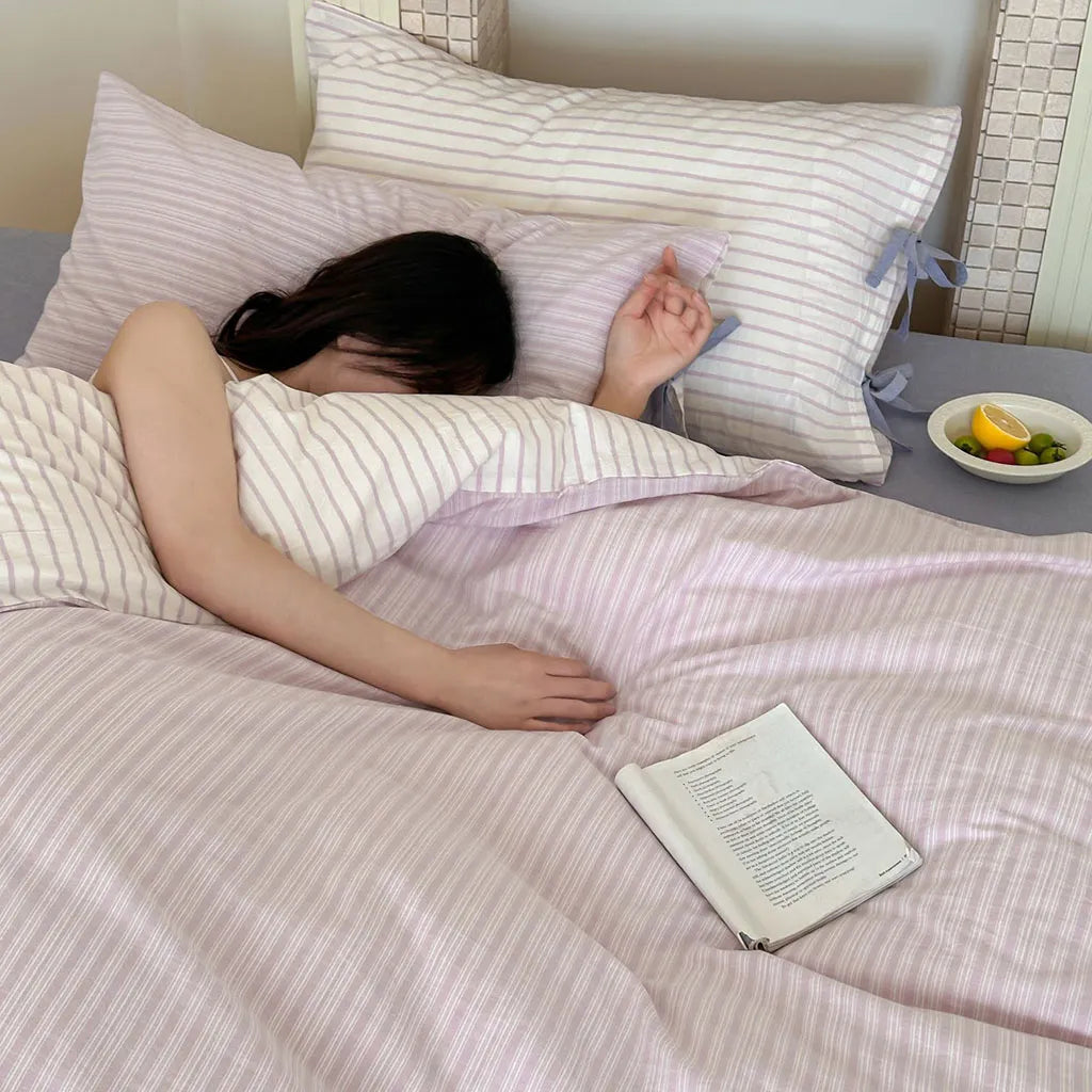 Contrast Stripe Bedding Set