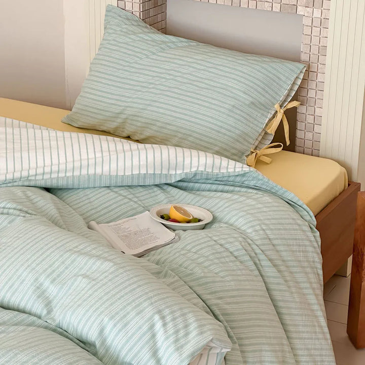 Contrast Stripe Bedding Set