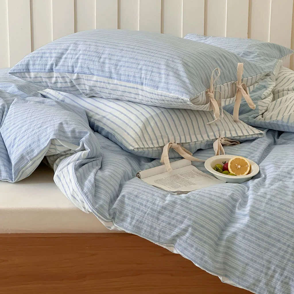 Contrast Stripe Bedding Set