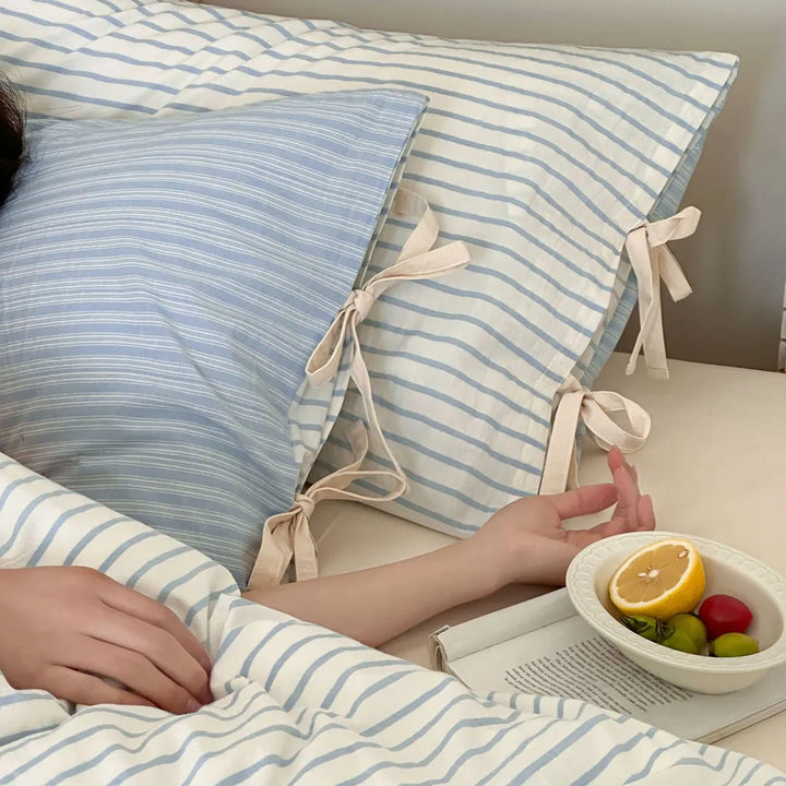 Contrast Stripe Bedding Set