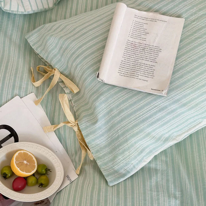 Contrast Stripe Bedding Set