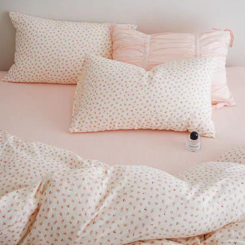 Cute Ditsy Floral Bedding Set