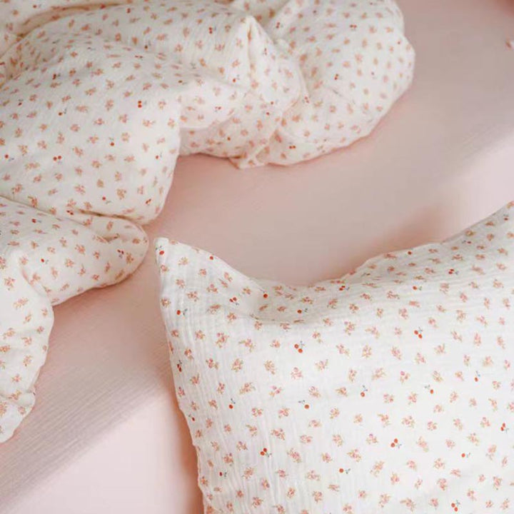 Cute Ditsy Floral Bedding Set.