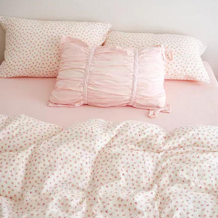 Cute Ditsy Floral Bedding Set.