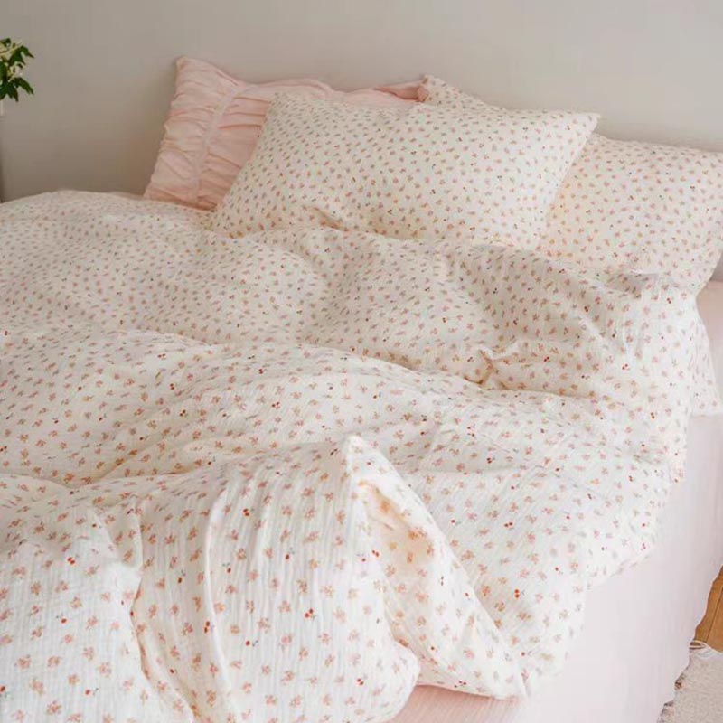 Cute Ditsy Floral Bedding Set.