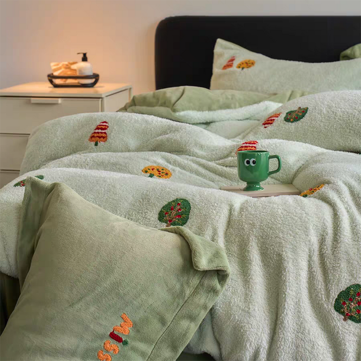 Cute Forest Tufted Bedding Set