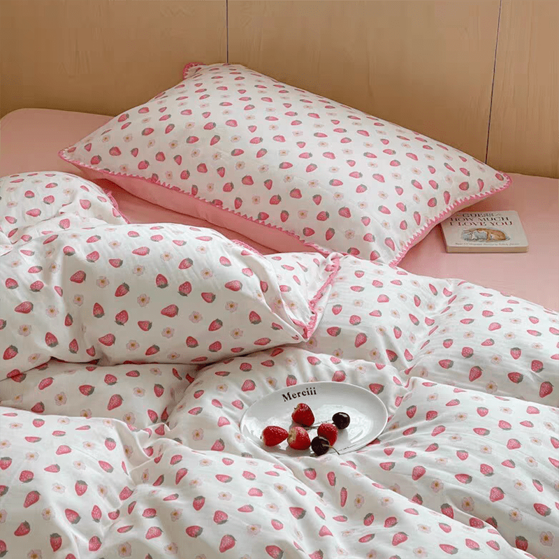 Cute Strawberry Bedding Set