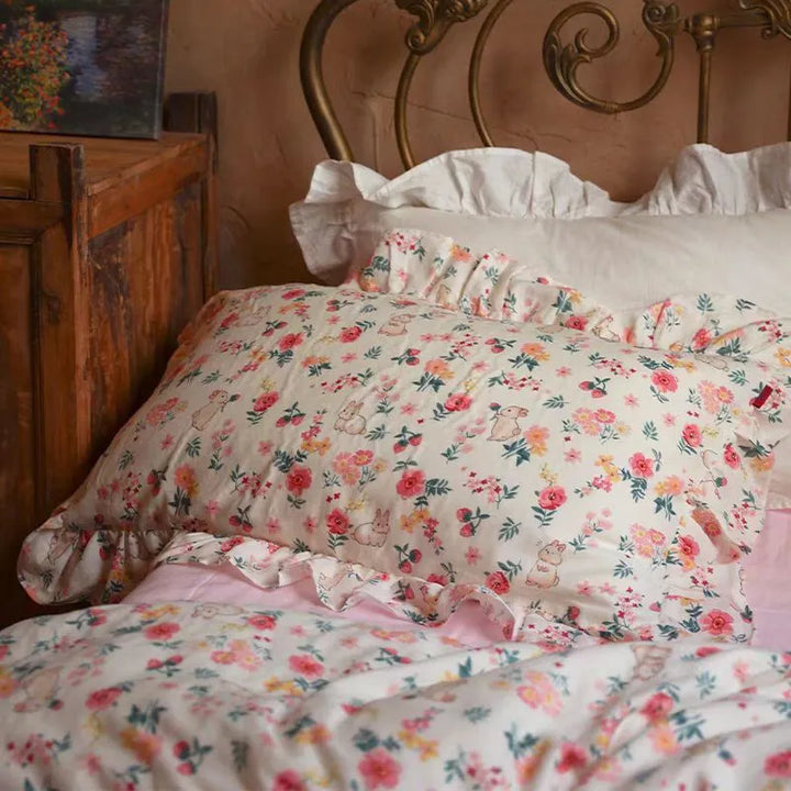 Cute Strawberry Bedding Set.