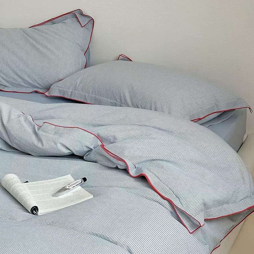 Retro Thin Striped Bedding Set