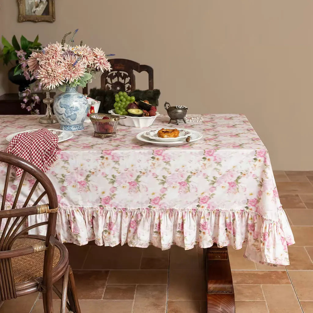 Mantel con bordado floral francés