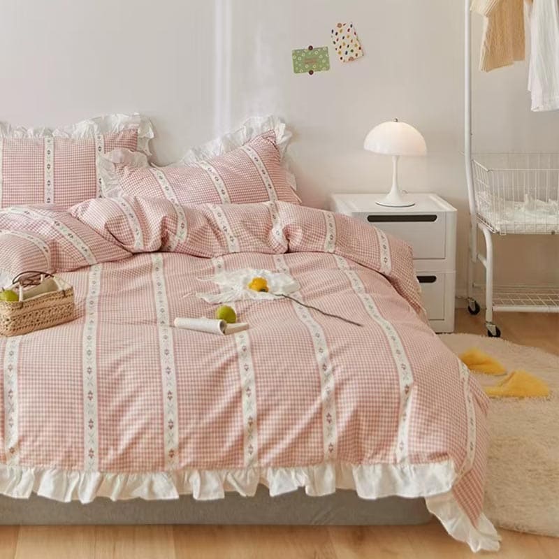 Rustic Gingham Bedding Set with Ruffle