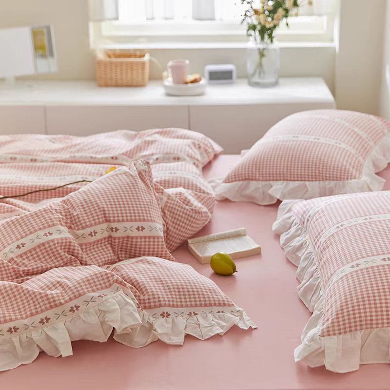 Rustic Gingham Bedding Set with Ruffle