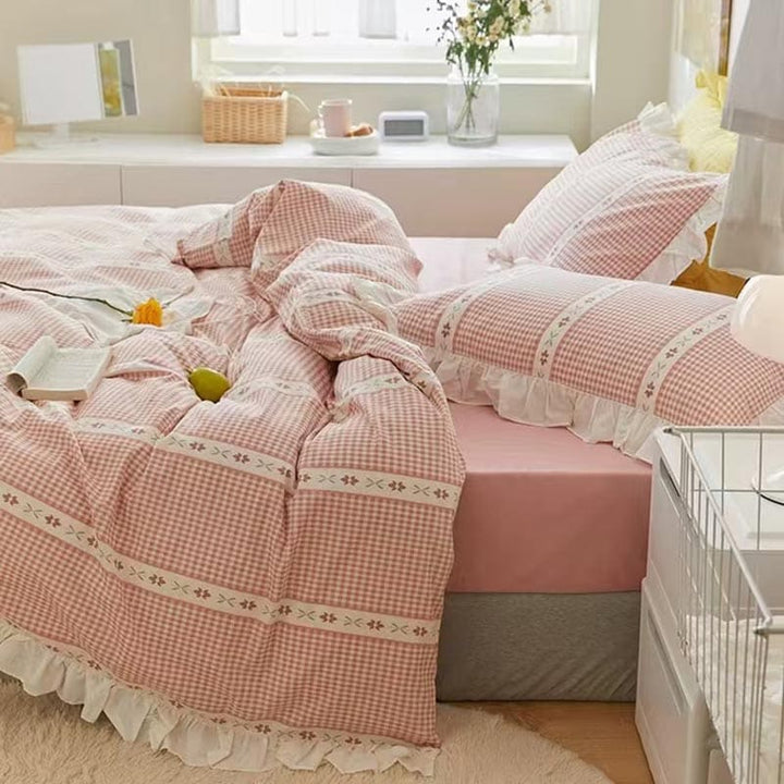 Rustic Gingham Bedding Set with Ruffle