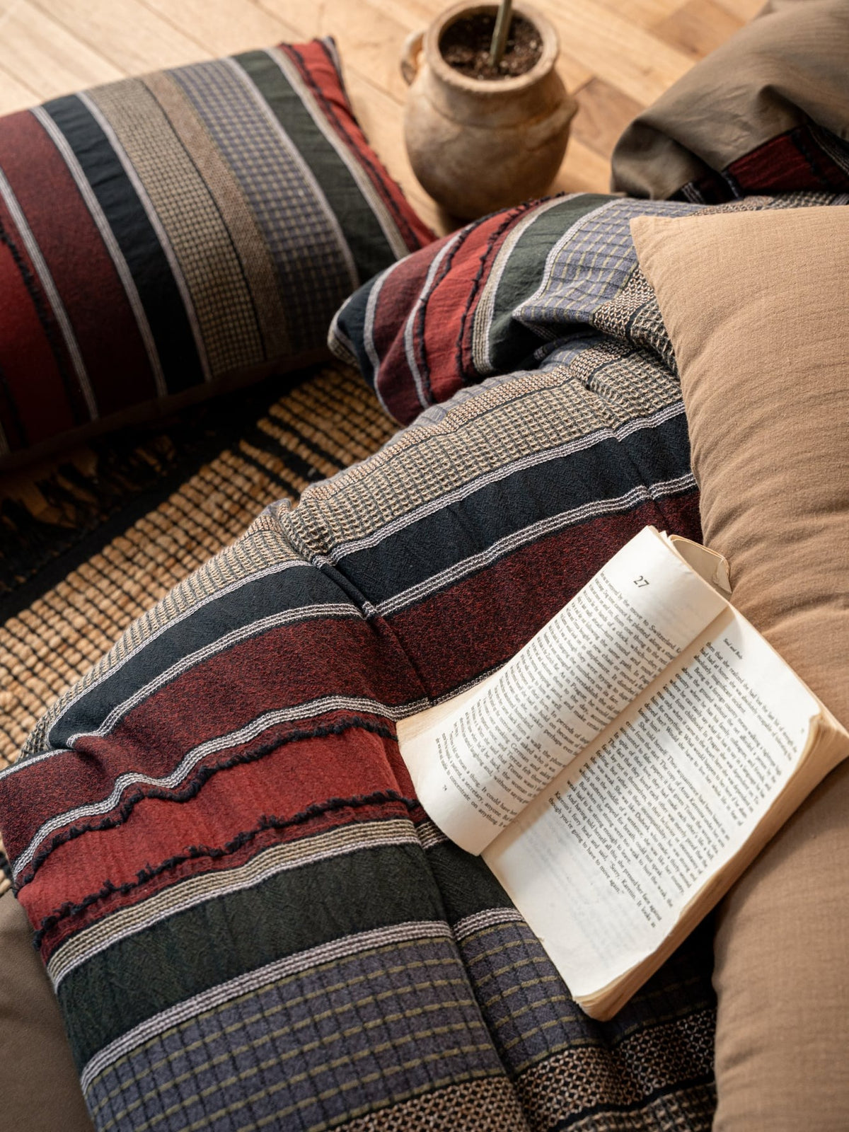 Boho Stripe Cotton Clip-Jacquard Duvet Cover - Burgundy Red original reference image 3
