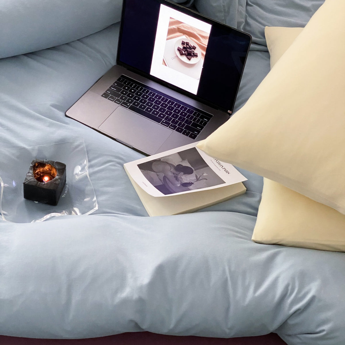 Everyday Contrast Cotton Jersey Bedding Set original reference image 4