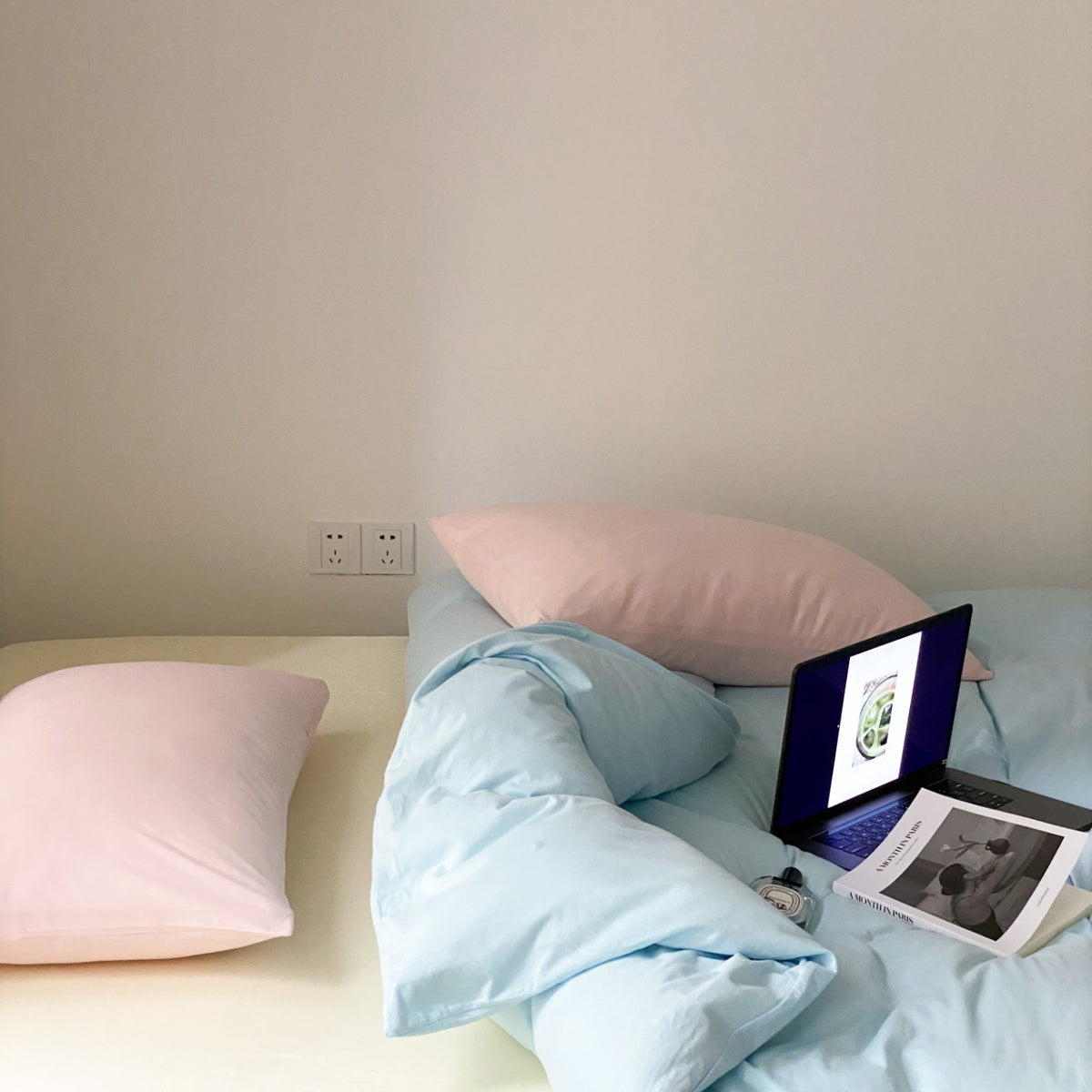 Everyday Contrast Cotton Jersey Bedding Set original reference image 30