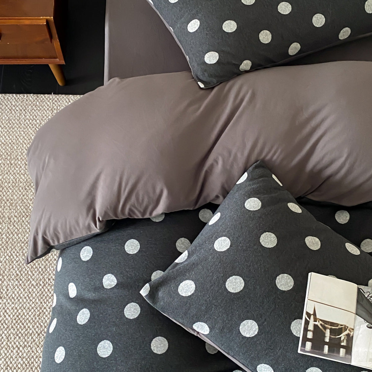 Everyday Dot Cotton Jersey Bedding Set original reference image 6