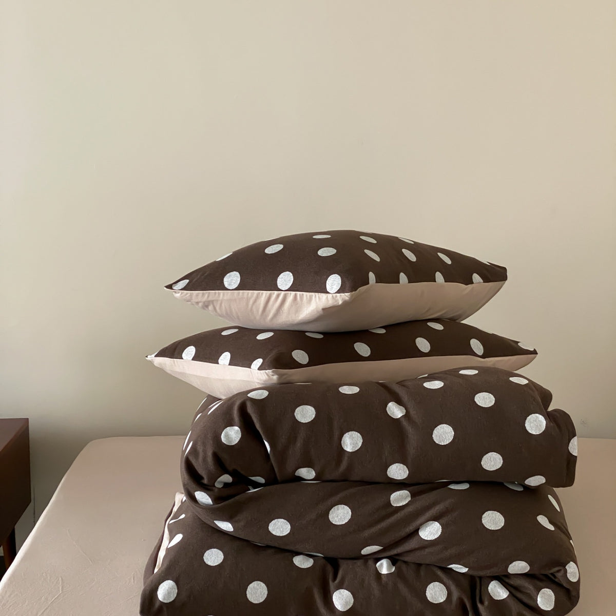 Everyday Dot Cotton Jersey Bedding Set original reference image 16